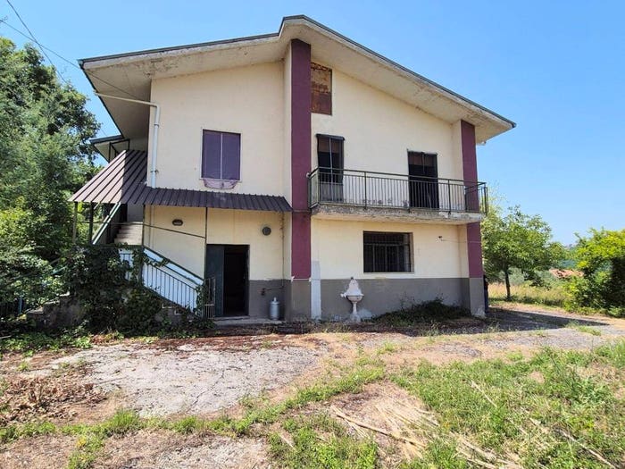 Casa quadrilocale in vendita in Villaggio Santo Stefano, San Mango sul Calore