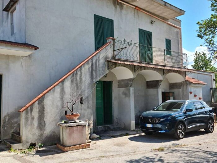 Appartamento con 6 locali in vendita in Via Malatesta, Somma Vesuviana