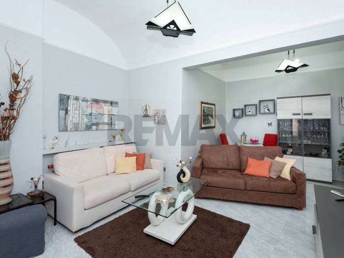 Appartamento trilocale in vendita in Via Naumachia, Centro Storico, Catania