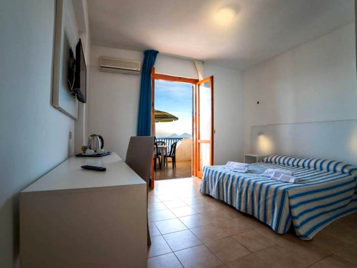 Appartamento bilocale in vendita in Via Lipari, Calavà, Gioiosa Marea