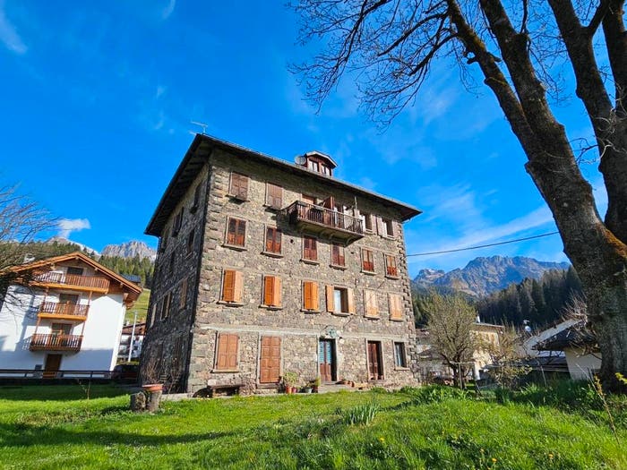 Appartamento con 6 locali in vendita in Via Trento, Caviola, Falcade