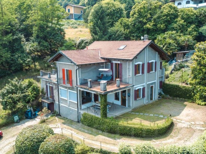 Casa con 6 locali in vendita in via nazionale, Oggebbio