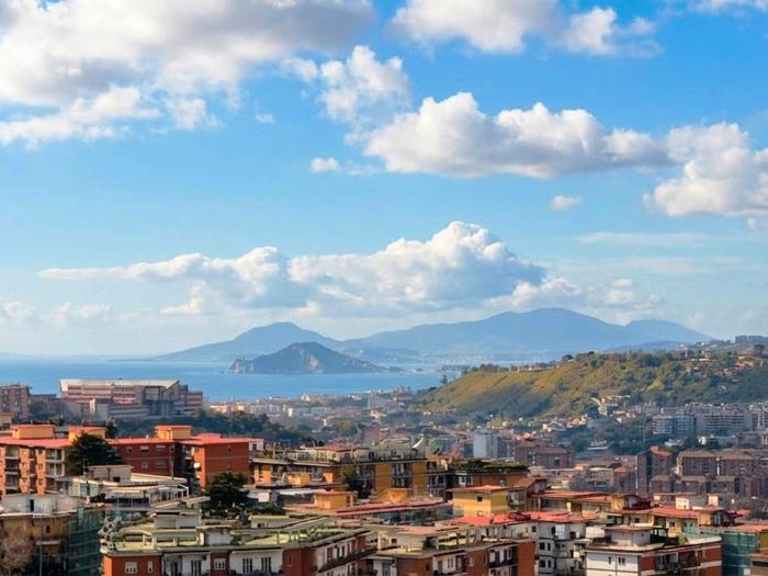 Appartamento con 6 locali in vendita in Via Camillo De Nardis, Vomero, Napoli