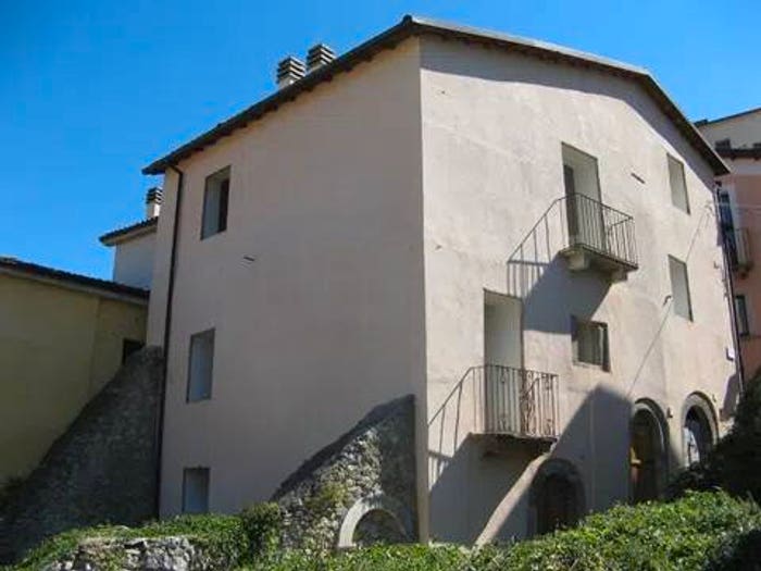 Casa con 6 locali in vendita in Via Castrucci, Centro, Bugnara