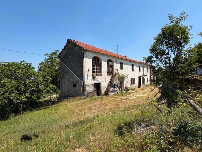Casa con 6 locali in vendita in Cavatore