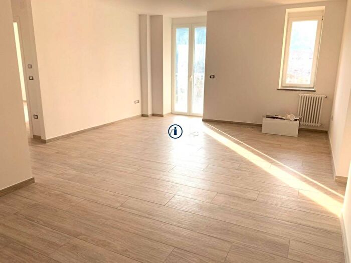 Appartamento trilocale in vendita in Via delle Ferriere, San Leucio Briano, Caserta