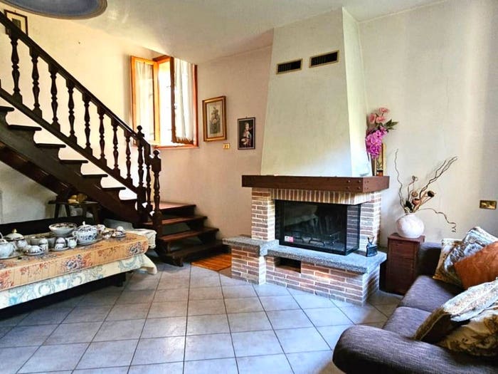 Casa con 6 locali in vendita in Via Petrosa, Santo Stefano Gambellara, Ravenna