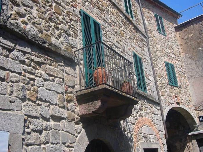 Appartamento trilocale in vendita in via delle Mura, Centro, Arcidosso