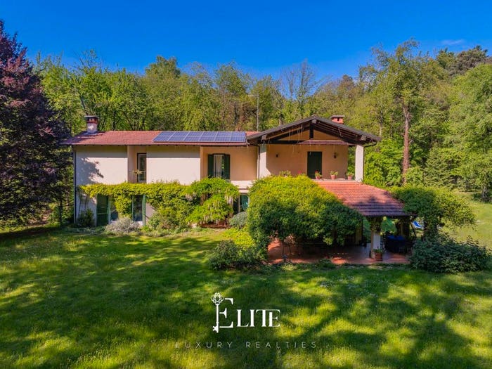 Casa con 6 locali in vendita in Cadrezzate con Osmate