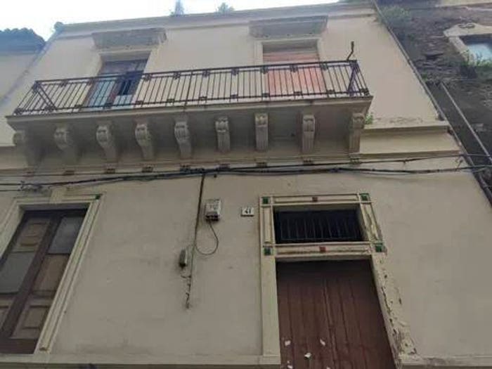 Casa con 6 locali in vendita in Via Reggio, Centro Storico, Catania