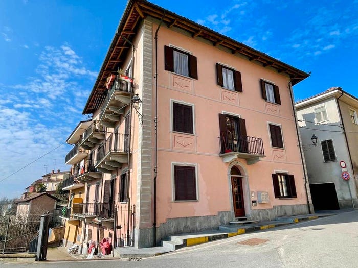 Appartamento quadrilocale in vendita in Centro, Carrù