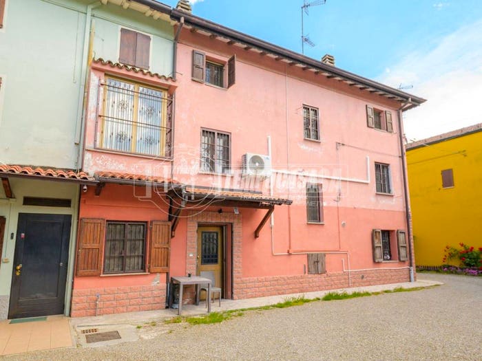 Casa con 6 locali in vendita in Via Botte A, Centro, Casalgrande