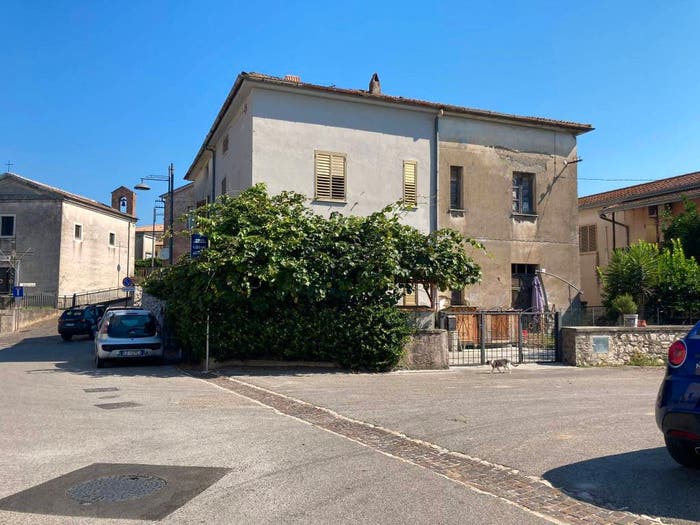 Appartamento trilocale in vendita in Piazzetta Dicembre, Sant'Ambrogio sul Garigliano