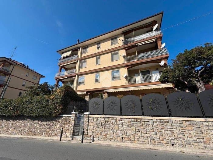 Appartamento monolocale in vendita in Via mameli, Due Strade, Bordighera