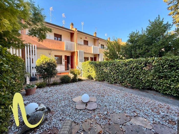 Casa quadrilocale in vendita in Viale Gran Sasso d'Italia, Madonnina, Cesenatico