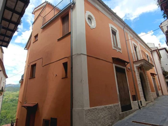 Casa con 6 locali in vendita in Via Roma, Centro, Rivello