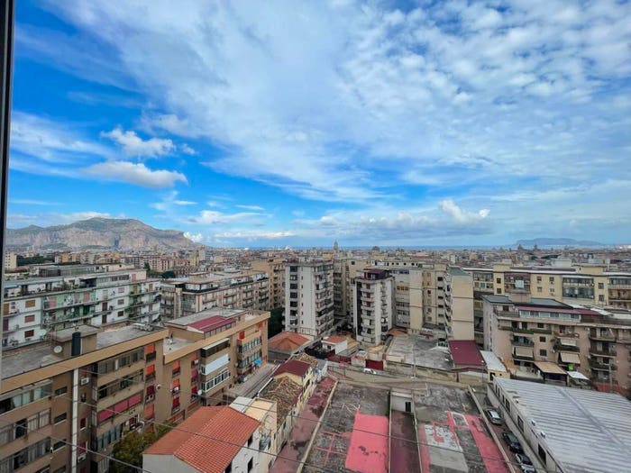 Appartamento quadrilocale in vendita in Via Eugenio l'Emiro, Zisa, Palermo