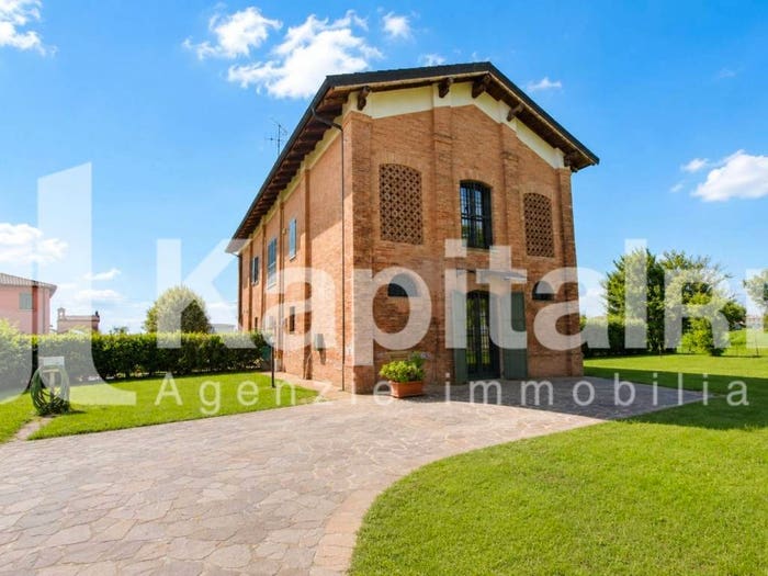 Casa con 6 locali in vendita in Via Zenzalino Nord, Budrio