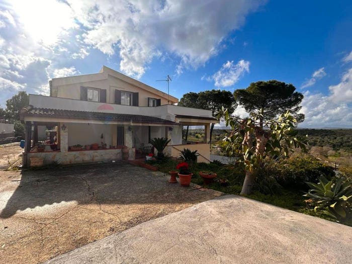 Casa con 6 locali in vendita in CONTRADA FERRANTE POLICARETTO, Augusta
