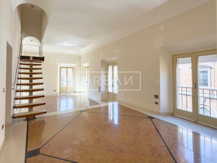 Casa con 6 locali in vendita in Piazza Aurelio Saffi, Centro Storico, Forlì