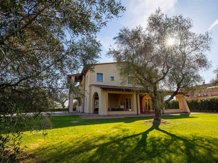Casa con 6 locali in vendita in Via del Forrone, Fucecchio