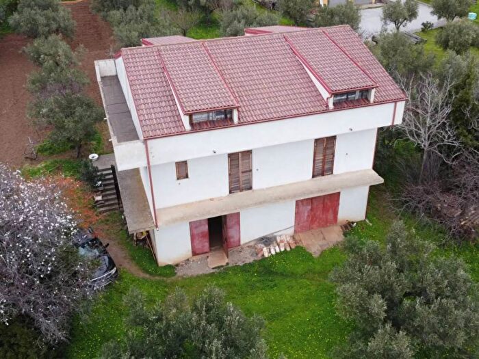 Casa quadrilocale in vendita in Contrada Limagria, Gizzeria