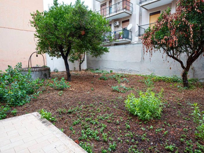 Appartamento con 6 locali in vendita in Vico Generale Stefano Zirilli, Centro, Milazzo