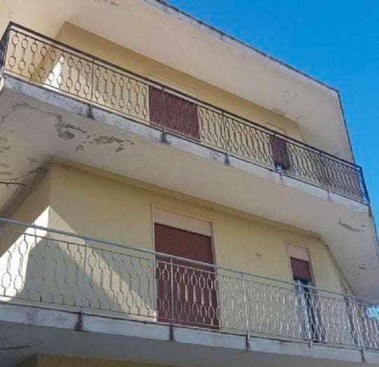 Appartamento quadrilocale in vendita in Via Kennedy, Barcellona Pozzo di Gotto