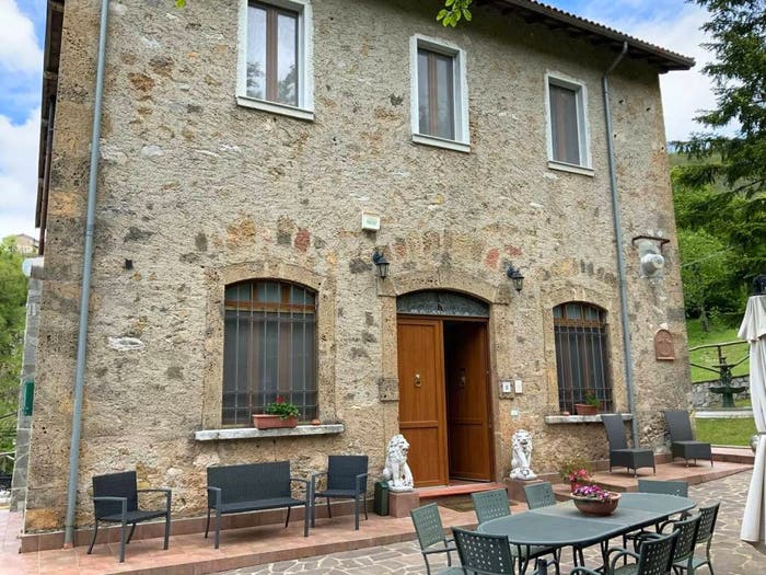 Casa con 6 locali in vendita in Loc Peritano Di Sotto No Number, Molazzana