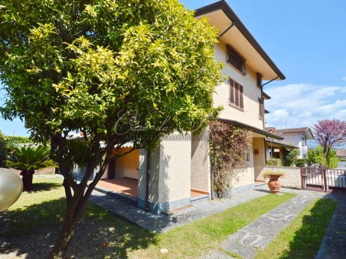 Casa con 6 locali in vendita in Via Duca d'Aosta, Centro, Forte dei Marmi