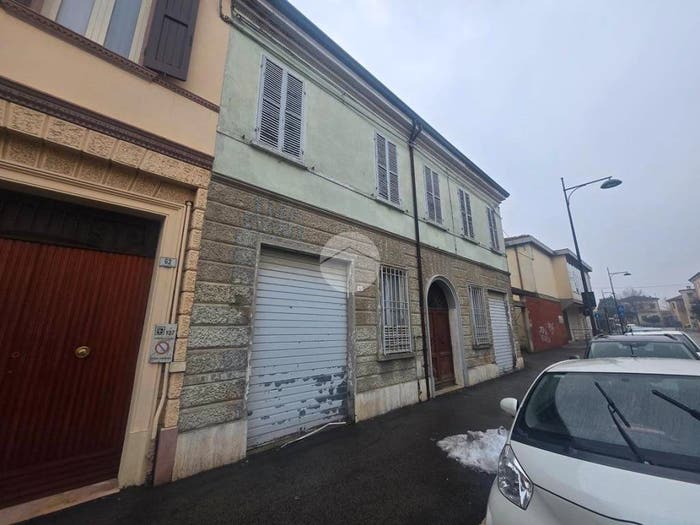 Casa con 6 locali in vendita in Via giovanni amendola, Lugo