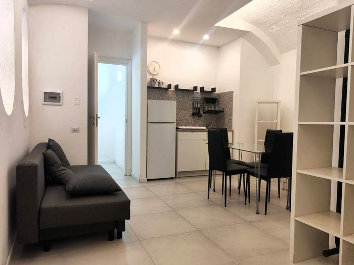 Appartamento trilocale in vendita in Via Chiatamone, Chiaia, Napoli