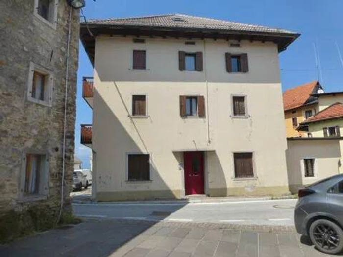 Casa con 6 locali in vendita in Frazione Spert, Spert, Alpago