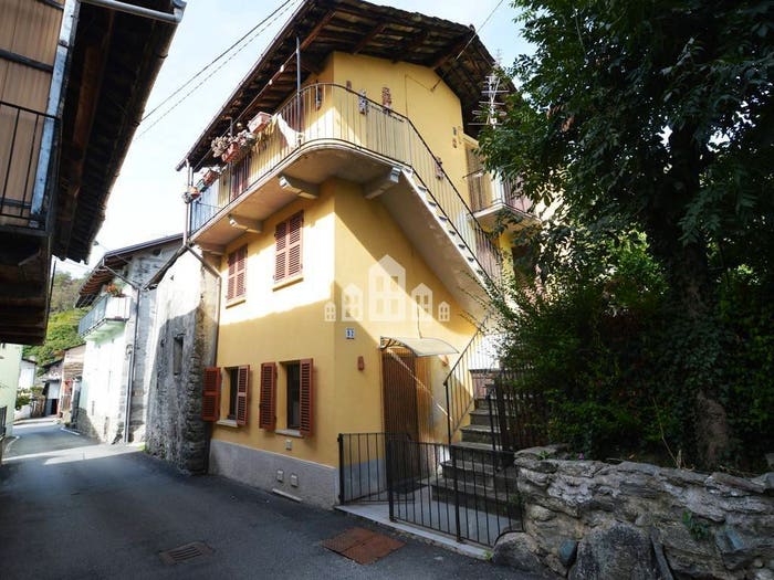 Casa trilocale in vendita in Via Locana, Centro, Sparone