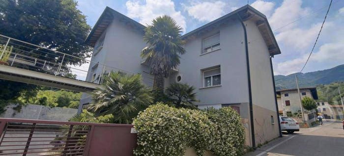 Casa quadrilocale in vendita in Frazione Sarone Via Vallone, Centro, Caneva