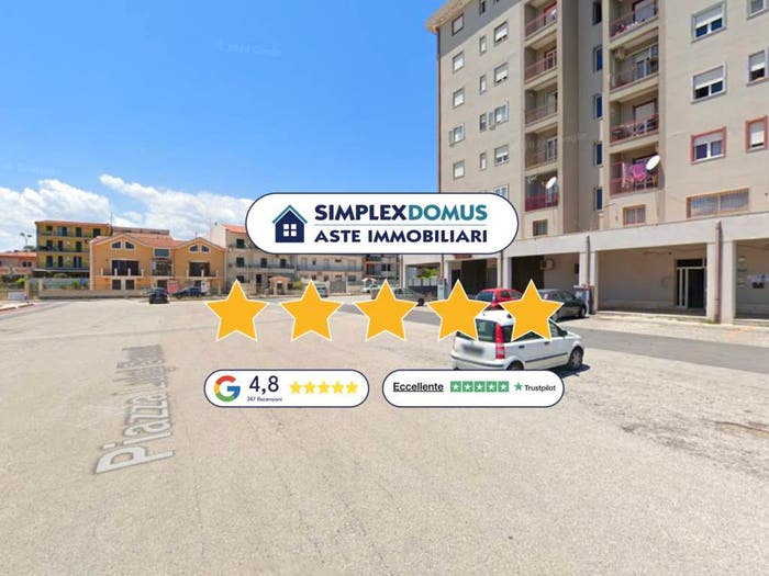 Appartamento con 5 locali in vendita in Piazza Einaudi, Floridia