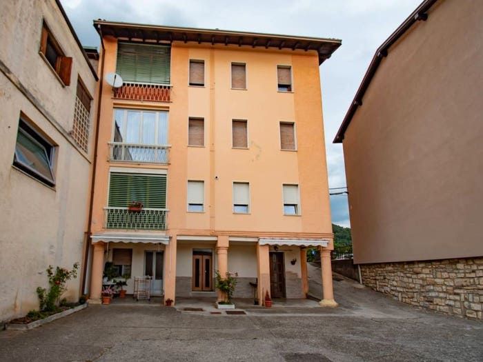 Appartamento trilocale in vendita in Via Zoadello, Polaveno