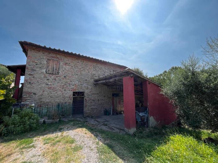 Casa con 6 locali in vendita in Centro, Bucine