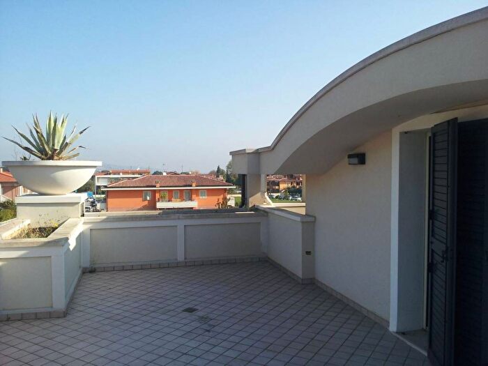 Appartamento con 6 locali in vendita in Colli al Metauro