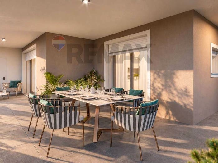 Appartamento quadrilocale in vendita in via meucci, Roncello