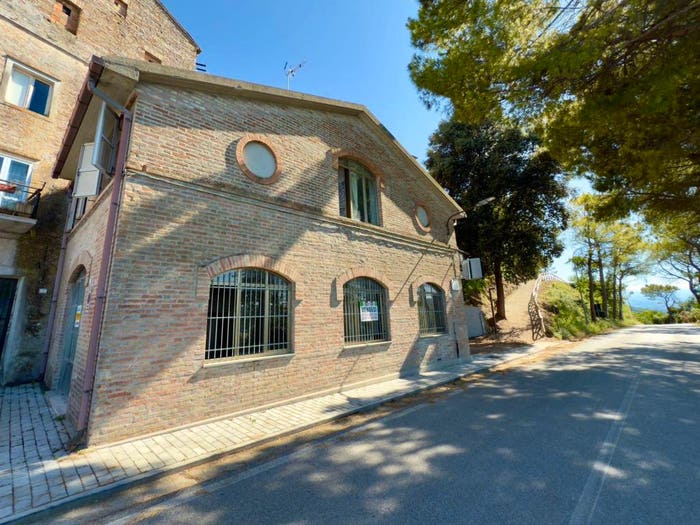 Casa con 6 locali in vendita in Viale Gorizia, Centro, Campofilone