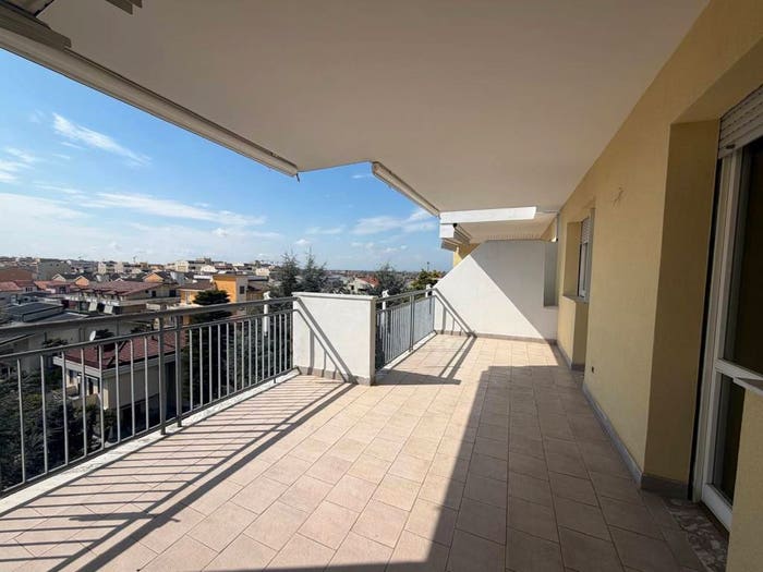 Appartamento con 5 locali in vendita in Via Luigi Pastore, Aversa