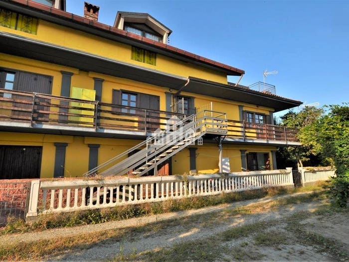 Appartamento trilocale in vendita in Borgata Sant' Antonio, Favria