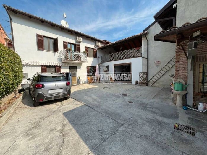 Casa con 6 locali in vendita in Via Ciro Menotti, Coniolo Bricco, Coniolo