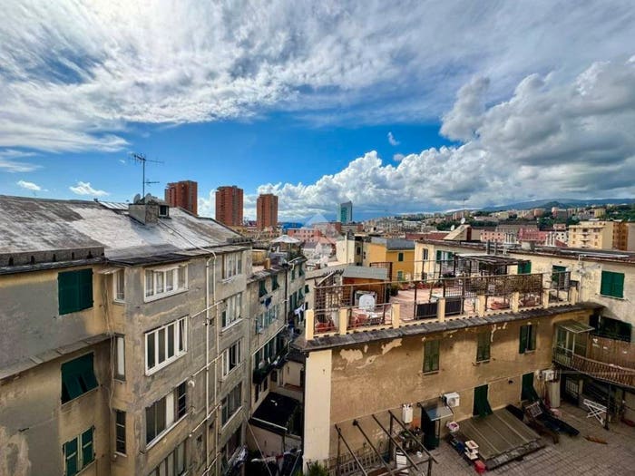Appartamento con 5 locali in vendita in Vico Giovanni Scanzi, Sampierdarena, Genova