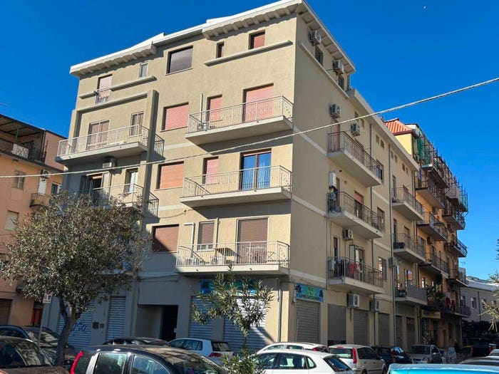 Appartamento trilocale in vendita in Via Cristoforo Colombo, Catanzaro Lido, Catanzaro