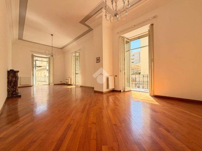 Appartamento con 6 locali in vendita in Via San Pasquale, Chiaia, Napoli