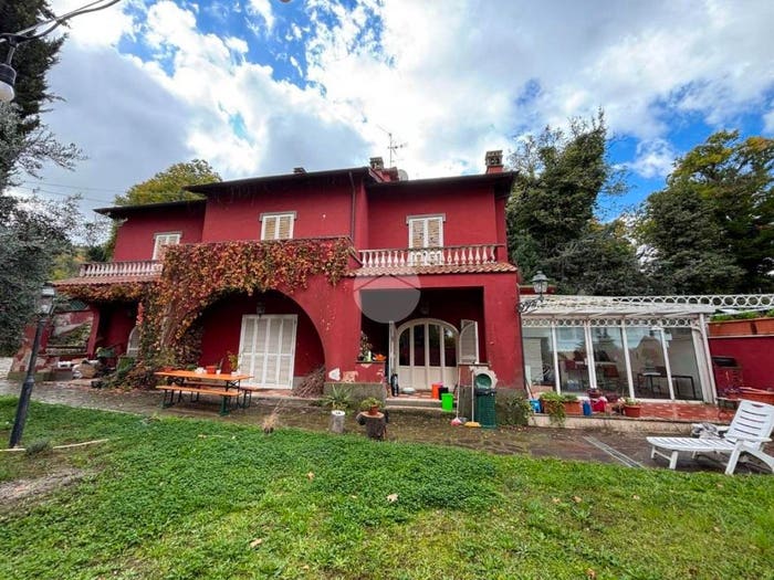 Casa con 6 locali in vendita in Via Montecompatri, Centro, Monte Porzio Catone