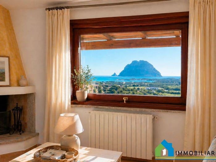 Casa con 6 locali in vendita in Via Ogliastra, Loiri Porto San Paolo