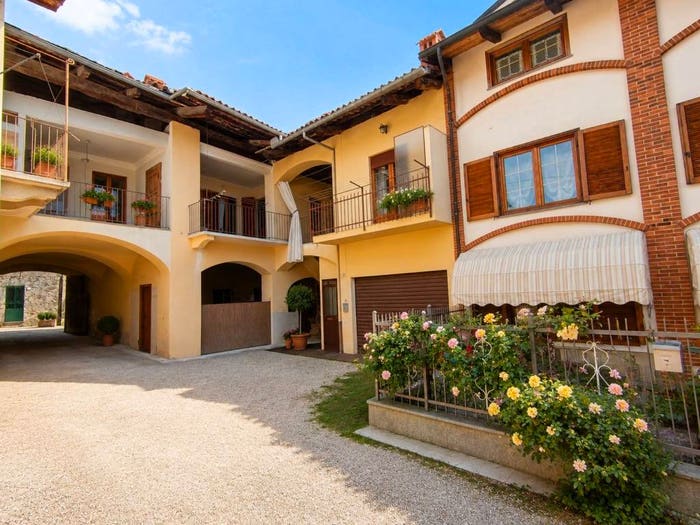 Casa con 5 locali in vendita in Via Vittorio Emanuele II, Centro, Giaveno